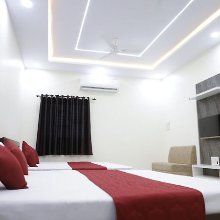 Hotel Jag Laxmi Palace Prime Location Main Road Near Mahakal Temple And Railway Station Ujjain Ngoại thất bức ảnh