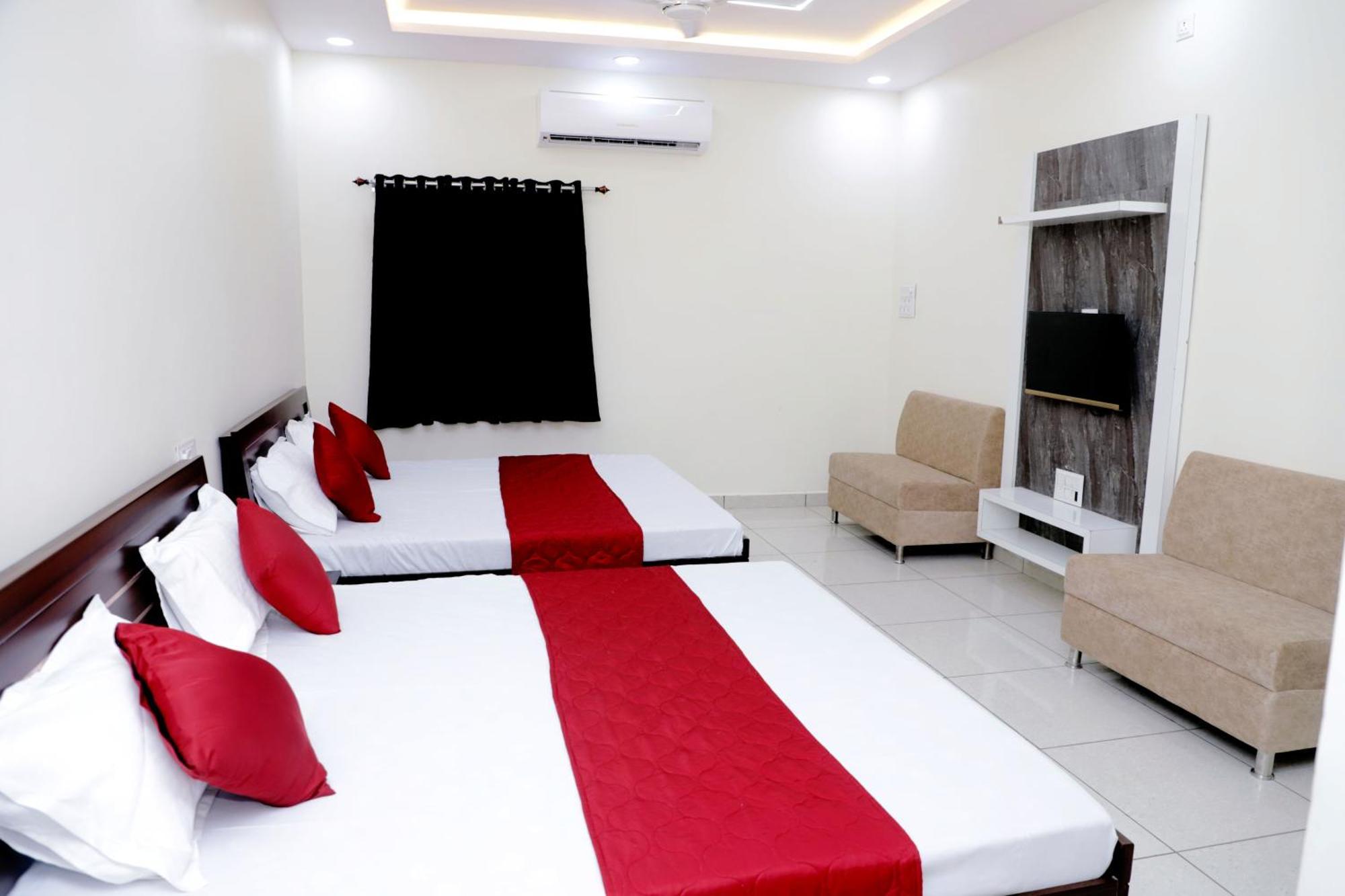 Hotel Jag Laxmi Palace Prime Location Main Road Near Mahakal Temple And Railway Station Ujjain Ngoại thất bức ảnh